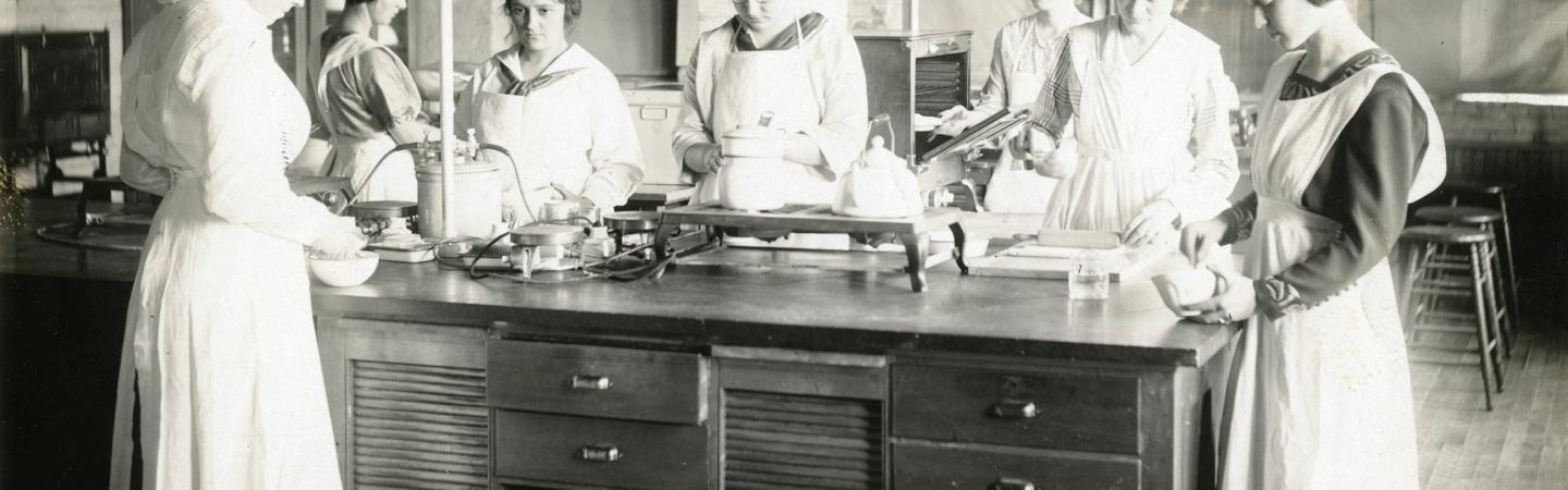 Early UNH nutrition students