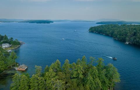 Like Winnipesaukee in New Hampshire