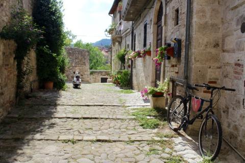 cobblestone street in Italy