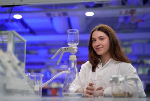 UNH student Gabrielle Jarrett in Associate Professor Gregg Moore's Coastal Restoration and Resiliency Lab