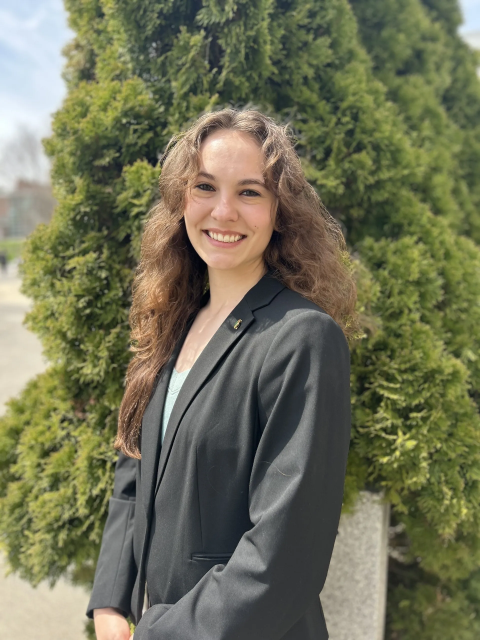 Ella Henzel-Cronin