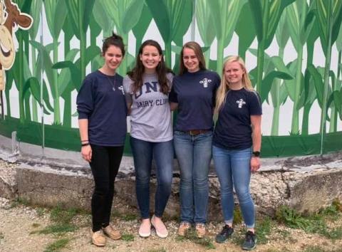 UNH dairy students at the American Dairy Science Association annual meeting UNH dairy students at the American Dairy Science Association annual meeting