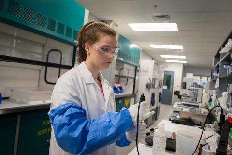 Sydney Snelling '19 at Lonza Biologics